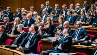 AfD-Stresstest im Thüringer Landtag - Eklat bei Präsidentenwahl