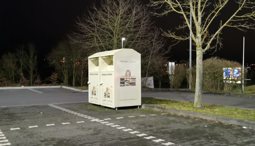 Heidelberg beendet nach und nach Altkleider-Sammlung an Ökosäulen und verlagert Sammlung auf Recyclinghöfe