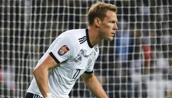 Julian Nagelsmann unterstützt Manuel Neuer im Duell Deutschland gegen Griechenland