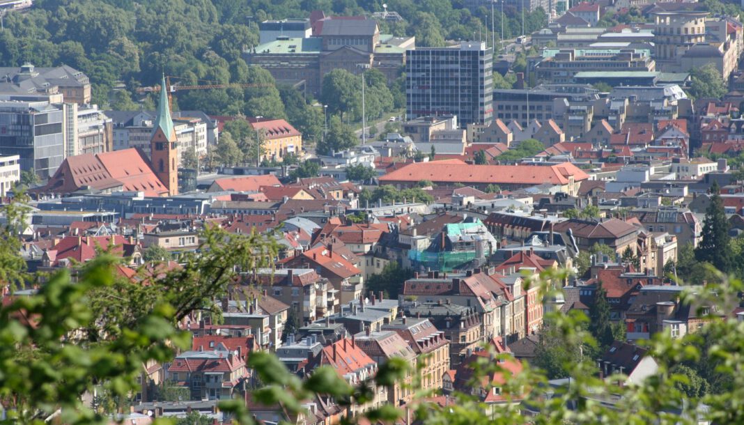 Stuttgart lässt 35 falsch geparkte Fahrzeuge abschleppen und verschärft Kontrollen in der Innenstadt